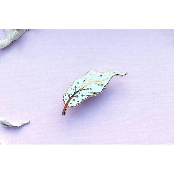 Pegasus Feather Enamel Pin - Gold Plated Mythical Jewelry & Brooch - Picture 6 of 9